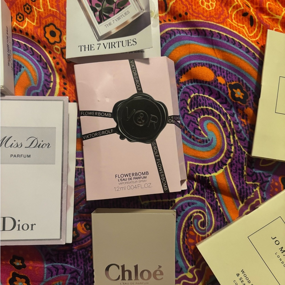 Bundle of 11 Perfume Vial Assortment - Try out high end perfumes before you buy! - Picture 5 of 5